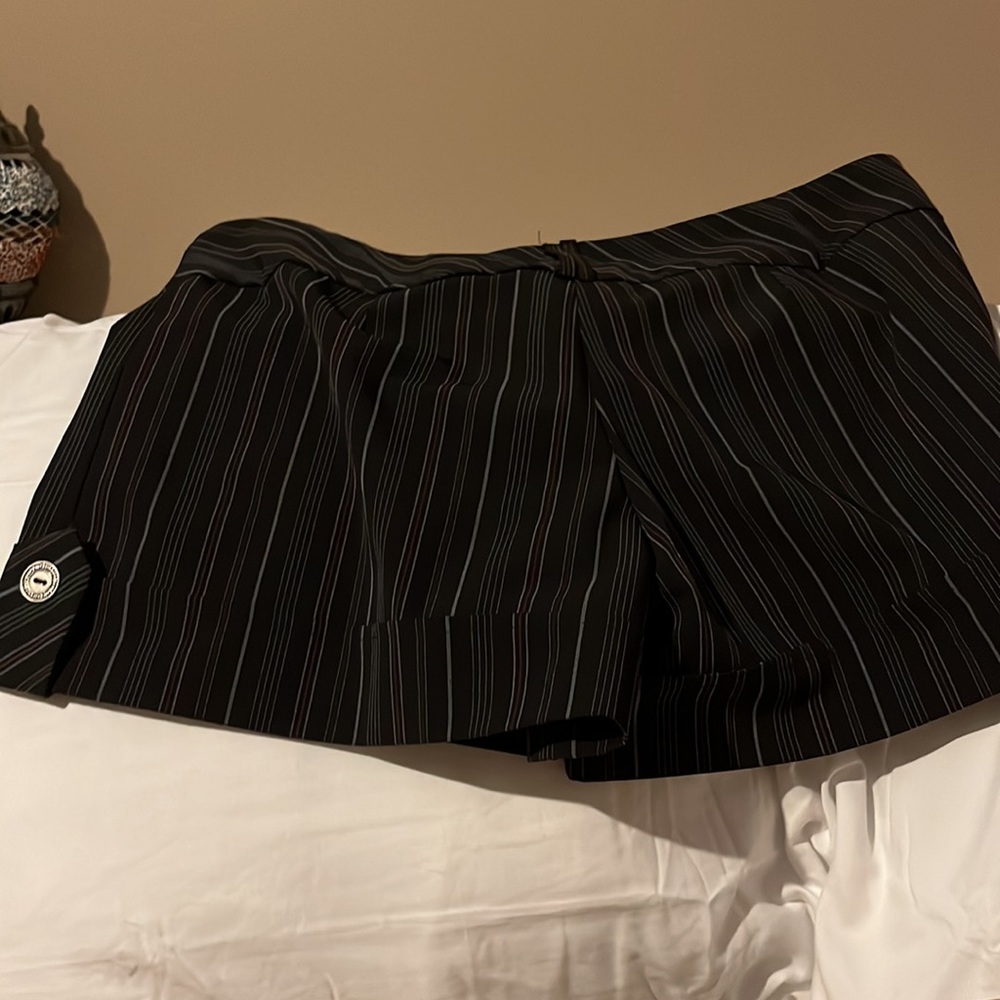 🐇 Women’s dressy shorts size Medium Brand: Wet Seal - Picture 5 of 8